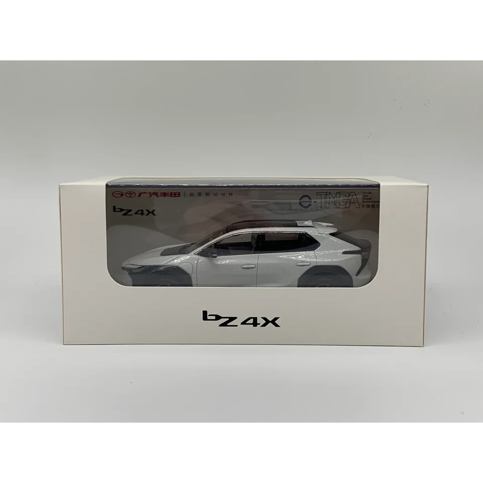 Diecast 1:30 Scale GAC Toyota BZ4X Two-color Alloy Car Model