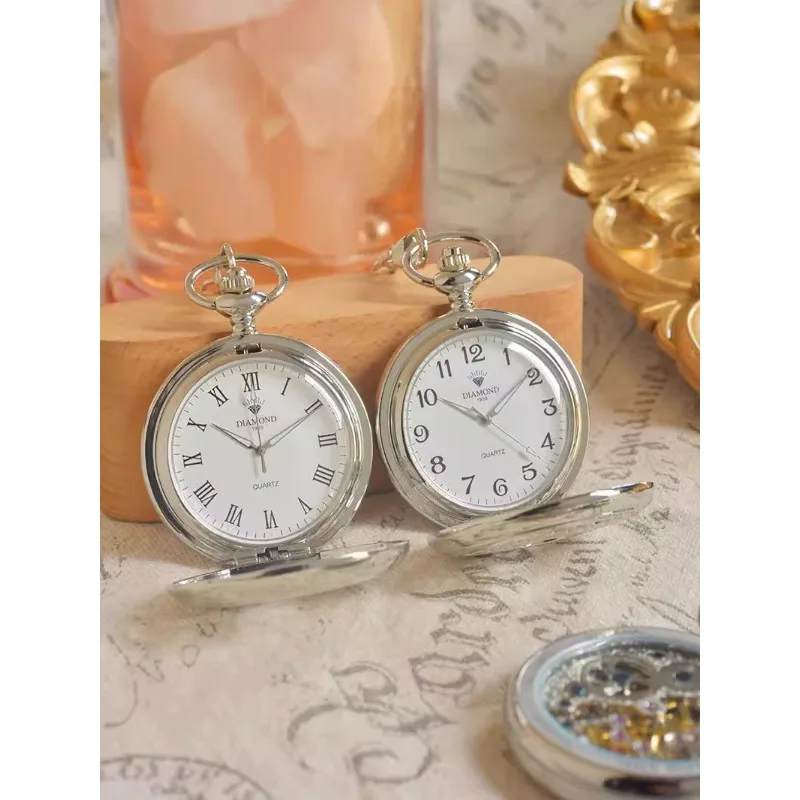 メンズクォーツ時計学生発光レトロ中空中高年ナースペンダントウォッチ