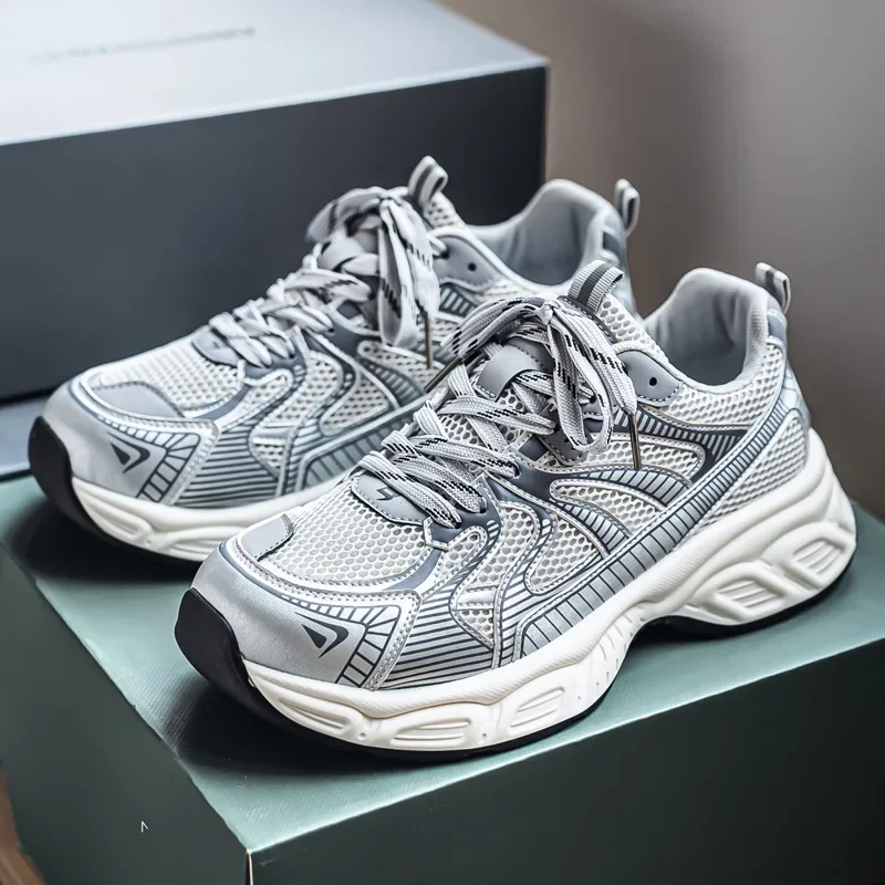 Männer Atmungsaktive Laufschuhe Sommer Neue Stil Mesh Oberen Dicken Boden Erhöhung Sport Casual Papa Trendy Turnschuhe
