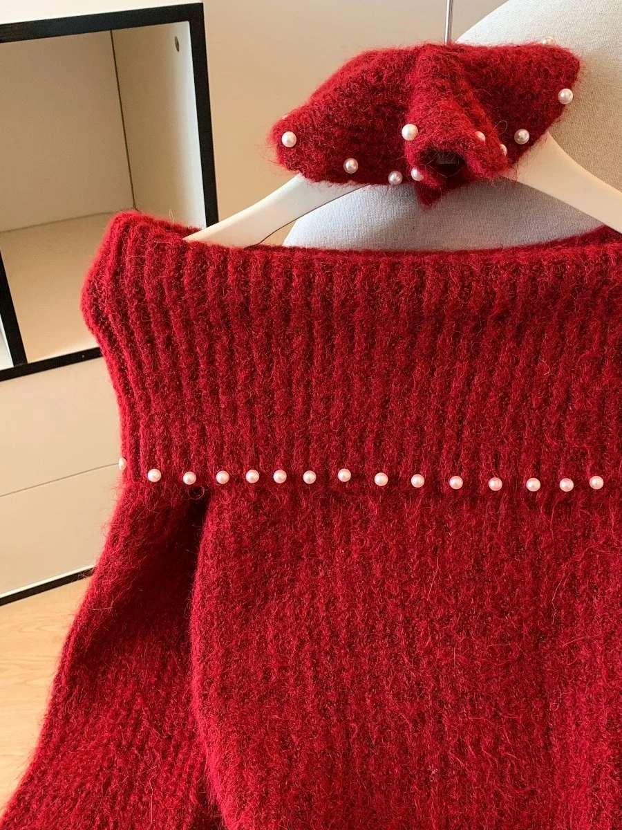 เสื้อไหมพรมถักแบบเปิดไหล่ข้างเดียวสำหรับผู้หญิง ทรงหลวม สไตล์เกาหลี สำหรับฤดูใบไม้ร่วงและฤดูหนาว ดีไซน์ปลายแขนขนฟู