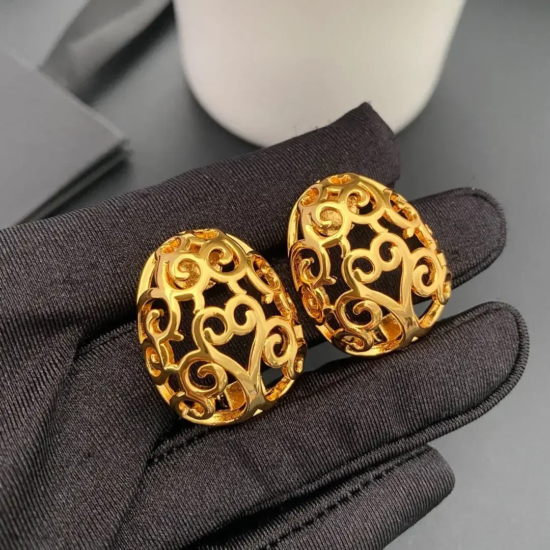 

Vintage Brass Gold Plated Hollow Earrings Ear Clip Necklace Luxury Set Women Top Quality Designer Jewelry Trend