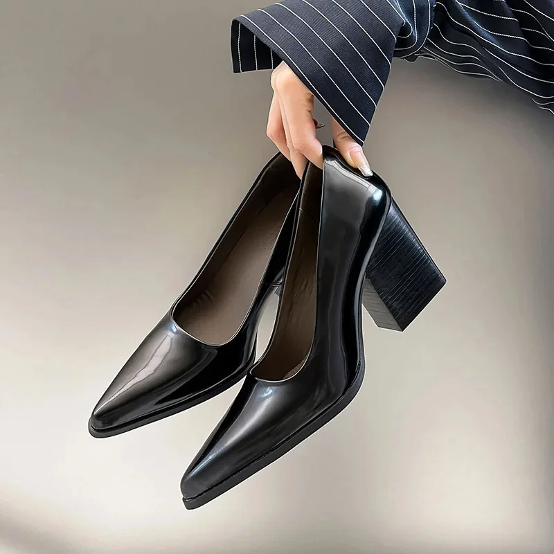 

Summer 2025 Pointed Toe Black High Heels Simple Fashion Professional Work Shoes Thick Heel Women's Single Shoes