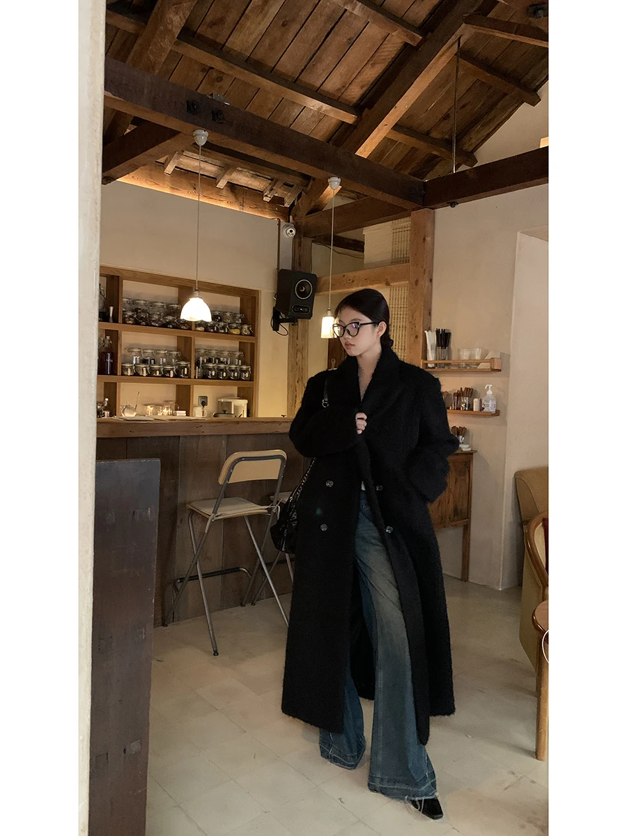 

Черное шерстяное пальто, женское осенне-зимнее длинное пальто Hepburn Wind, высококачественное ощущение, новинка 2025 года, шерстяное пальто из полиэстера