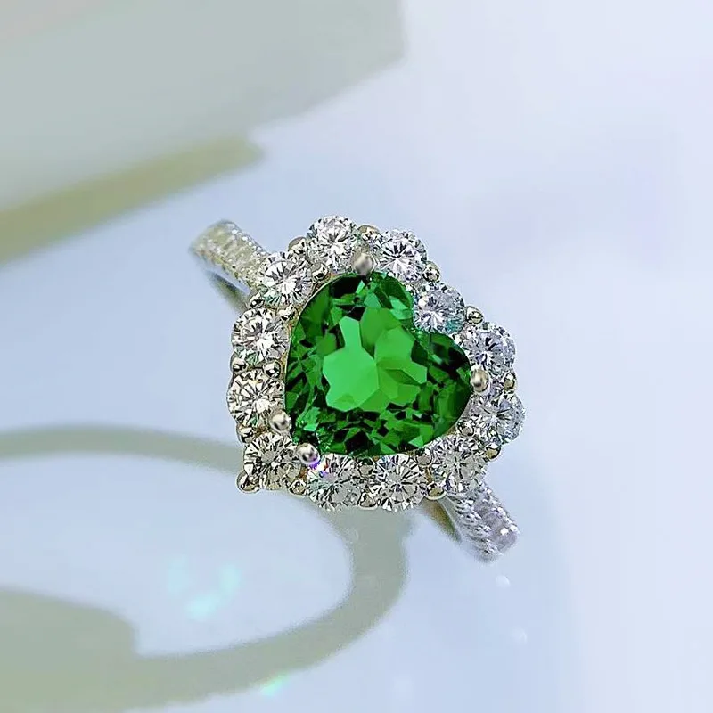 

2021 New High Carbon Diamond 925 Pure Silver Ring Set with 8 * 8 Heart shaped Luxury Full Diamond Vintage Ring