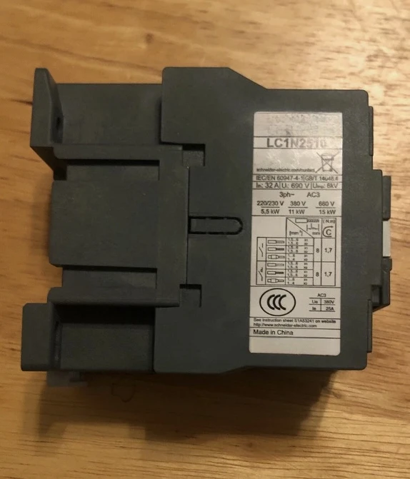 

Brand New Original LC1N2510M5N AC220V instead of LC1E2510M5N one year warranty Fast delivery