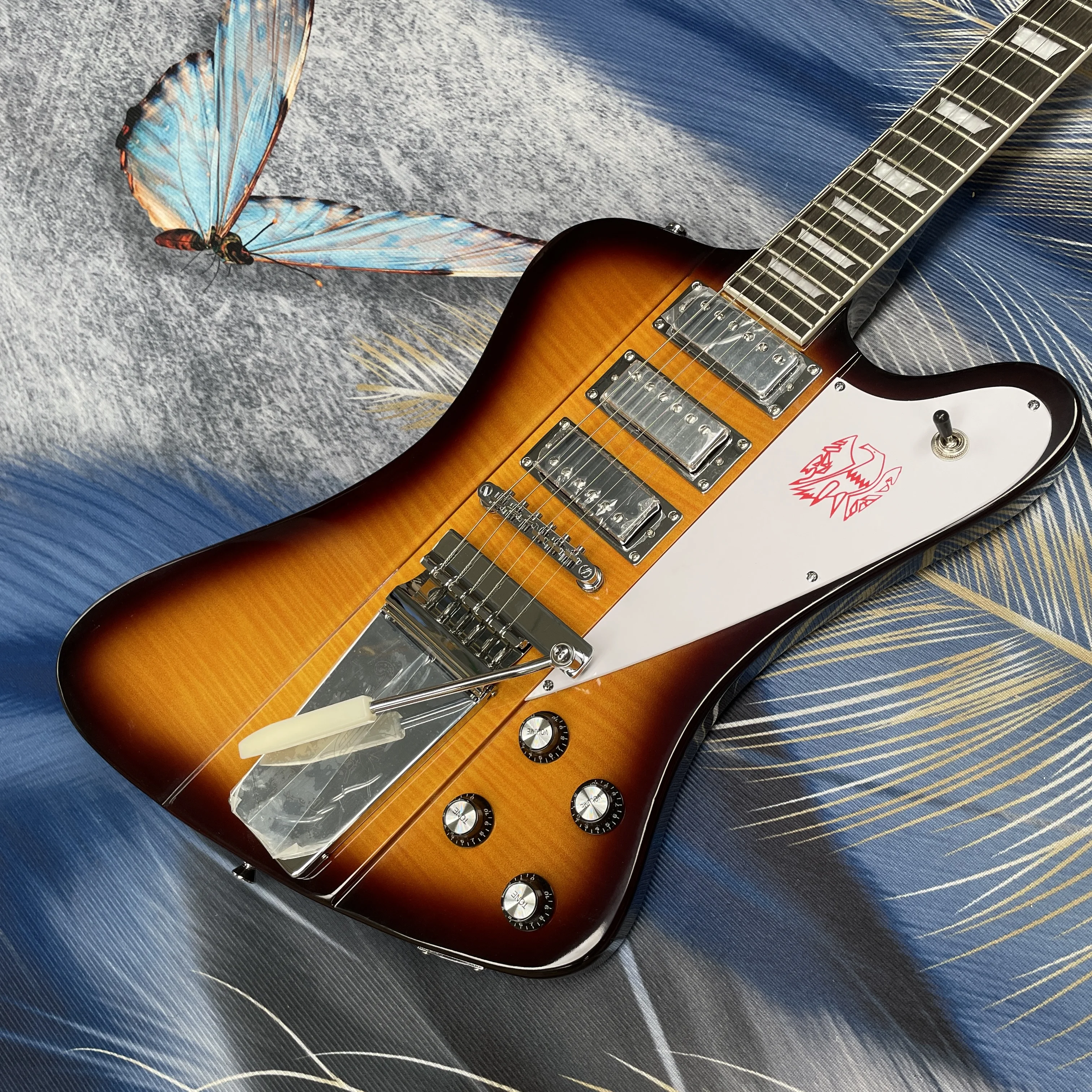 Guitarra eléctrica de seis cuerdas, chapa de madera con vetas de tigre, guitarra con un sonido rico y duradero, acción de cuerdas baja, fácil de tocar.