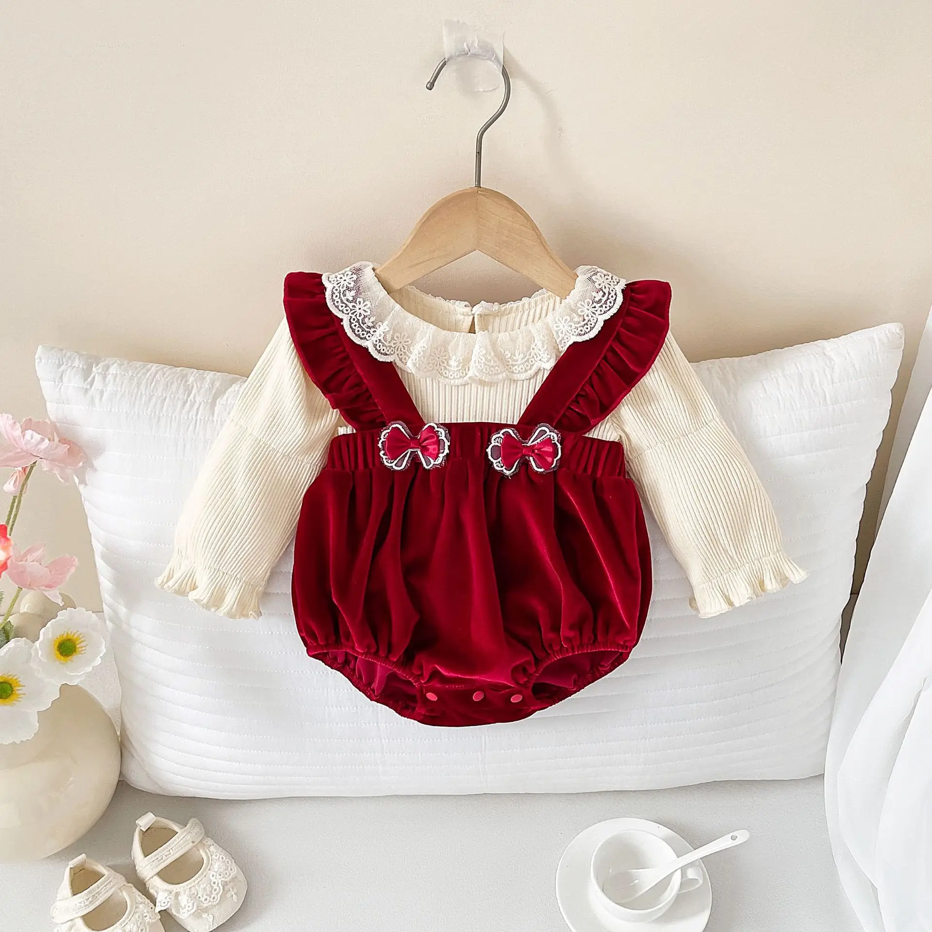 

Рождество и Новогодний праздник для маленьких девочек, осенне-зимнее кружевное платье с бантом, милое красное цельное платье, костюм для ползания