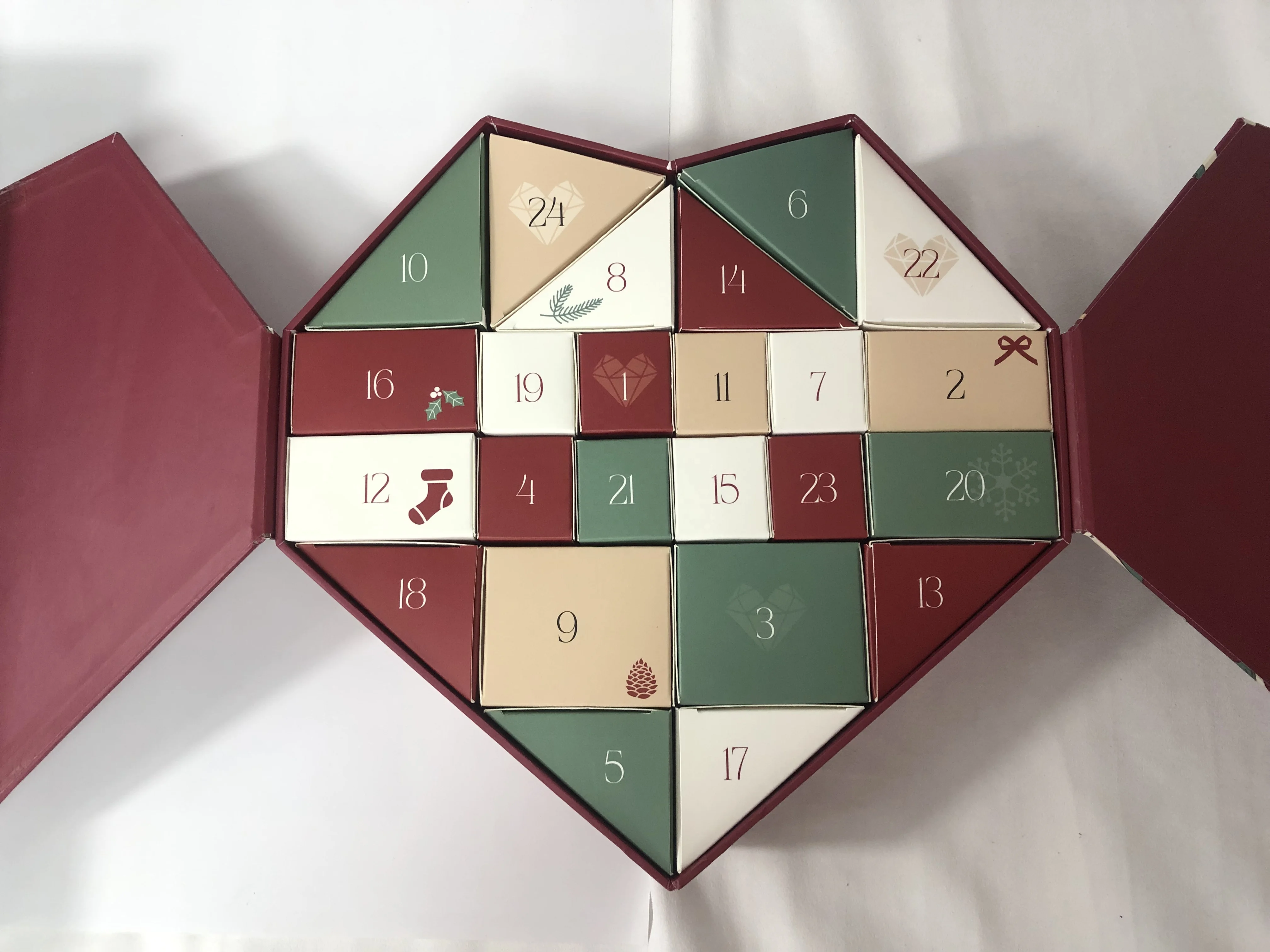 Customized queryHeart Shaped Valentine's Day Blind Box DIY Mystery Paper Christmas Advent Calendar Box Jewelry Packaging Box Wit