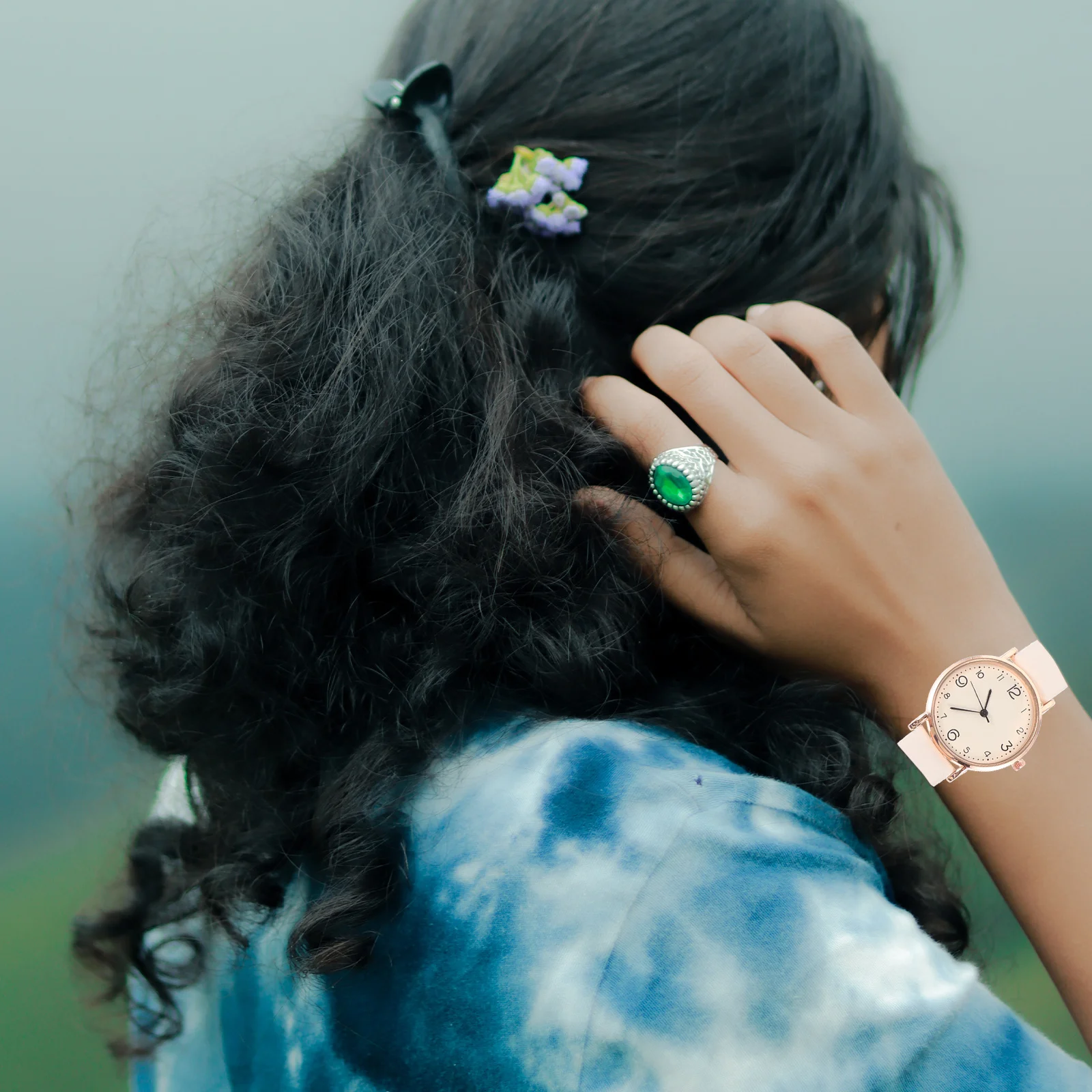 

Women Quartz Watch Casual Beige PU Strap Comfortable Wrist Watch Simple Surface Design Ideal Gift for Women