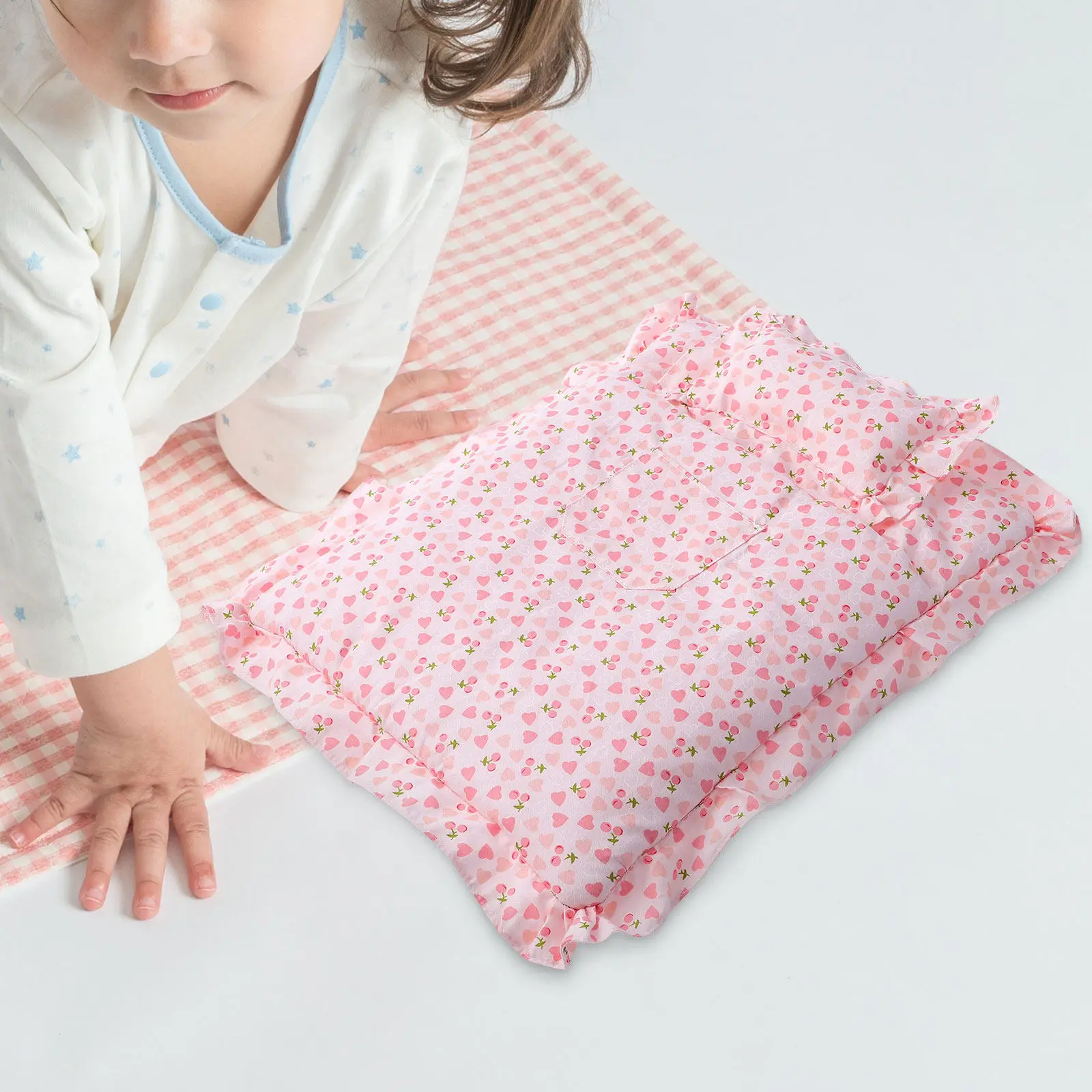 

1Set Mini Strawberry Bedding Sleeping Bag Realistic Dollhouse Bedroom Accessory Soft Comfortable Blanket Kit Dollhouse Blanket