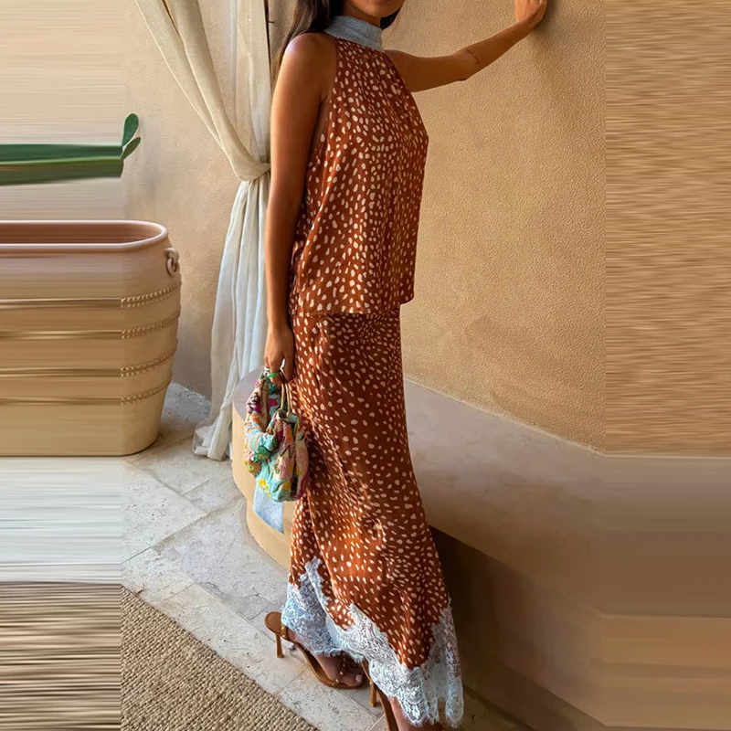 

Повседневный комплект: топ с завязками на шее + длинная юбка, атласный костюм с принтом в горошек, облегающий, для банкета, с кружевными вставками, без рукавов, пляжный, женский комплект