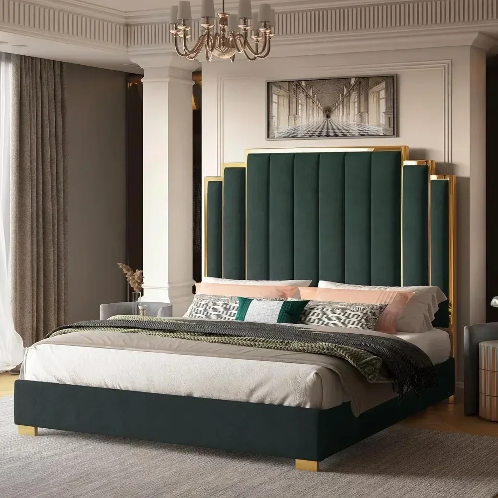 Marco de cama con plataforma tamaño King, cama tapizada de terciopelo de 65" con cabecero con ribete dorado/lamas de madera/no necesita somier/verde