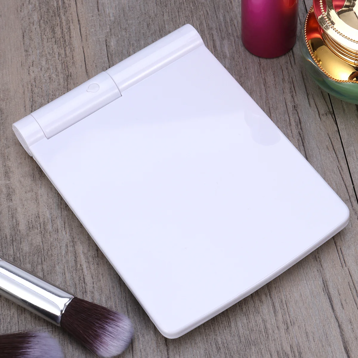 Kompakter, beleuchteter Schminkspiegel mit 8 LEDs, tragbar, faltbar, 330-Grad-Drehung, langlebig und langlebig, Weiß