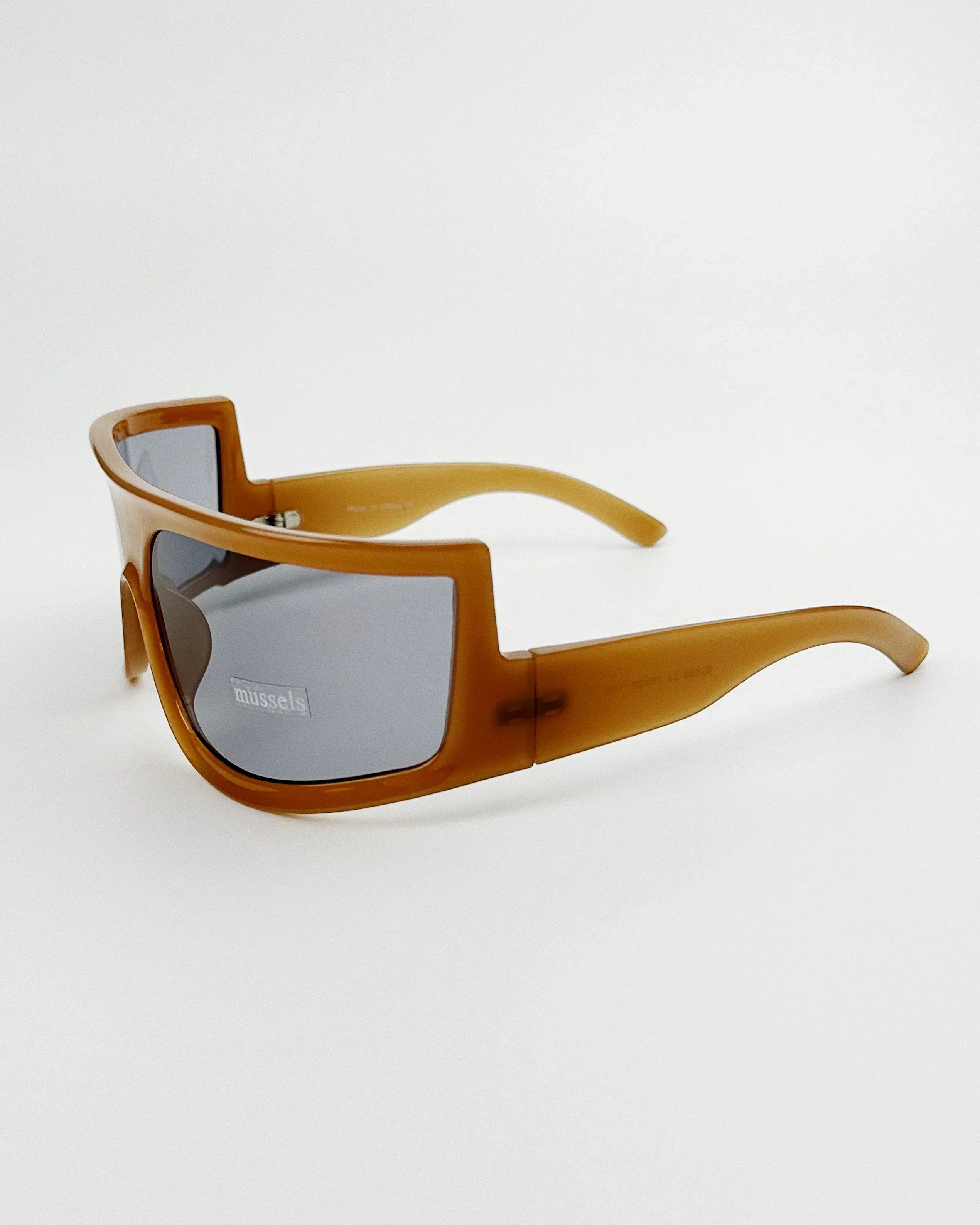 Lunettes de soleil rétro à la mode pour hommes et femmes, couvre-visage à grande monture, forme concave à petit visage, lunettes de soleil résistantes aux UV