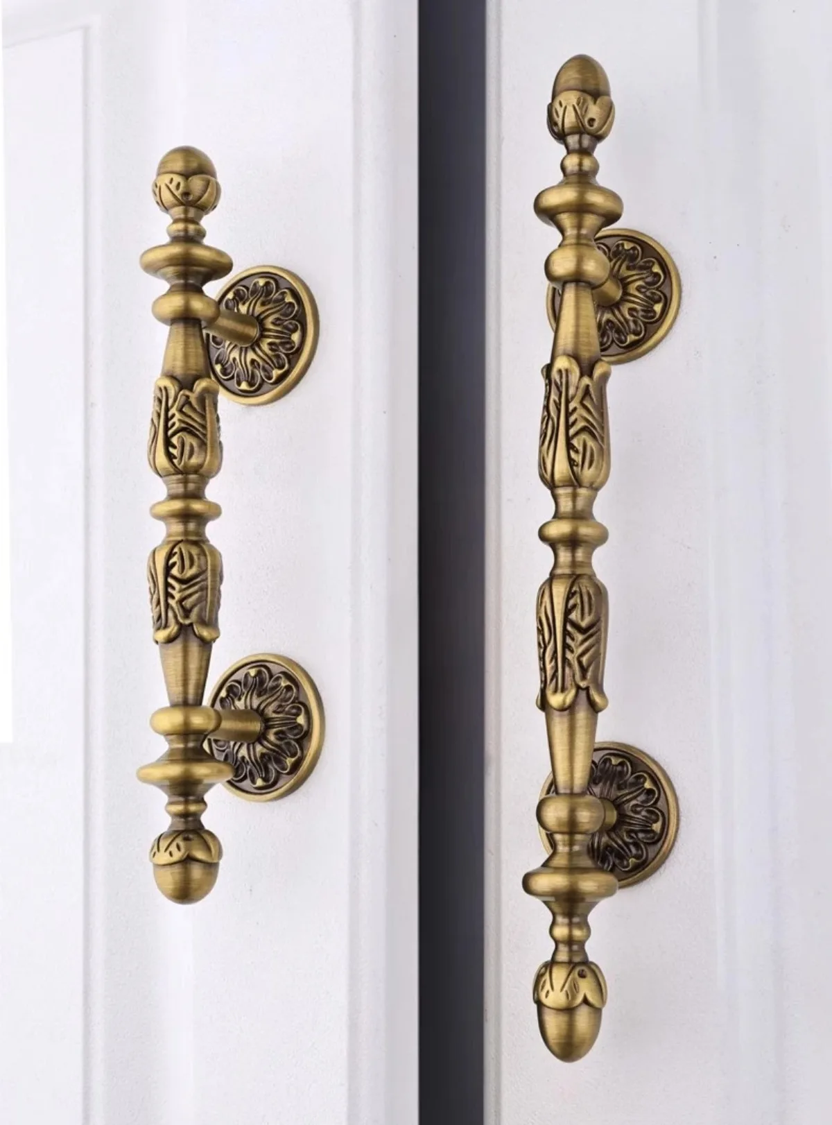 Nordic Vintage Brass Carved Furniture Handles Solid Brass Luxury Drawers Dressers Bookcases Wine Cabinets Handles