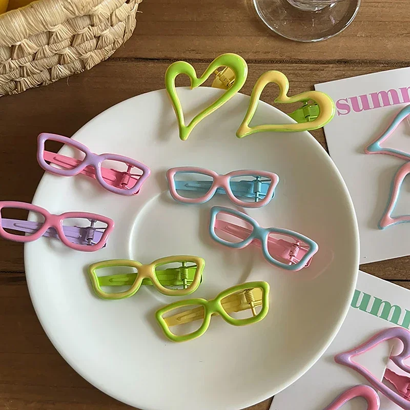 

Color Gradient Contrasting Colors Heart-shaped Hair Clip Cute Girl's Duckbill Clip Fun Broken Hair Bangs Clip Hair Accessory