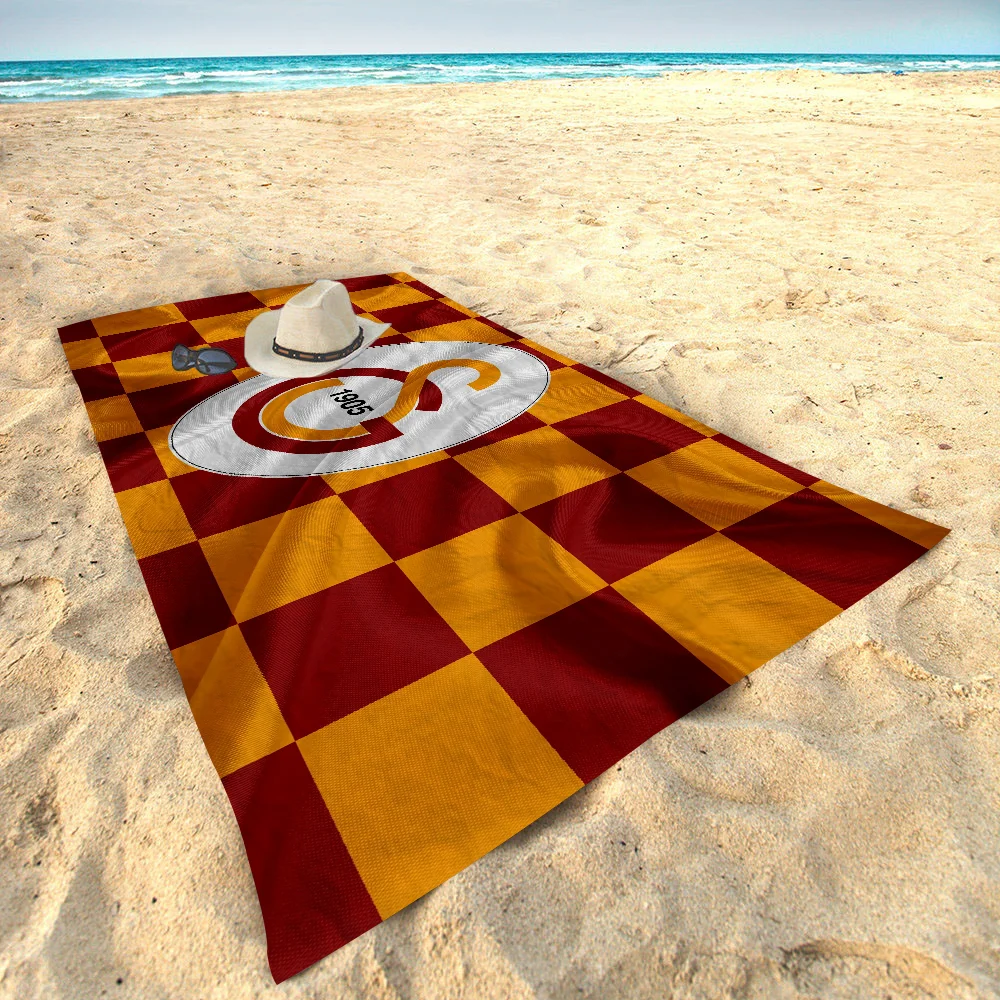 1905 Galatasaray Logo Microfiber Beach Towel Absorbent Quick Dry Soft Yoga Swimming Resort Mountain Climbing Towel