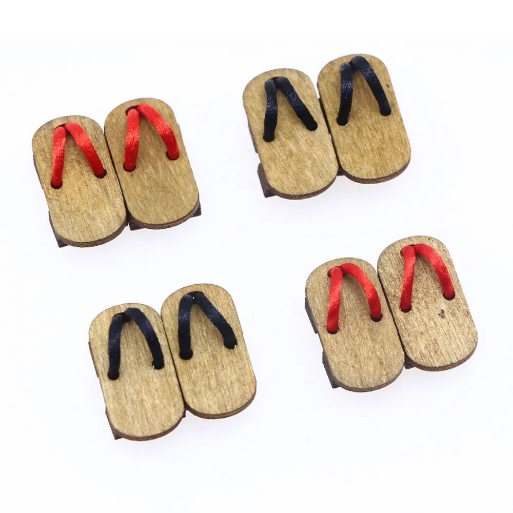 1 Pair 1:12 Dollhouse Miniature Herringbone Wooden Slippers Mini Dollhouse Clogs Wood Simulated Shoes Children