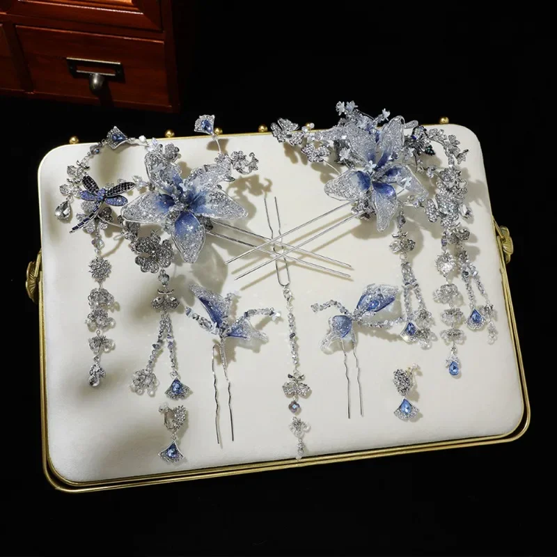 Bridal headdress silver blue crystal walking fringed hairpin forehead decoration bride age reduction cold feeling
