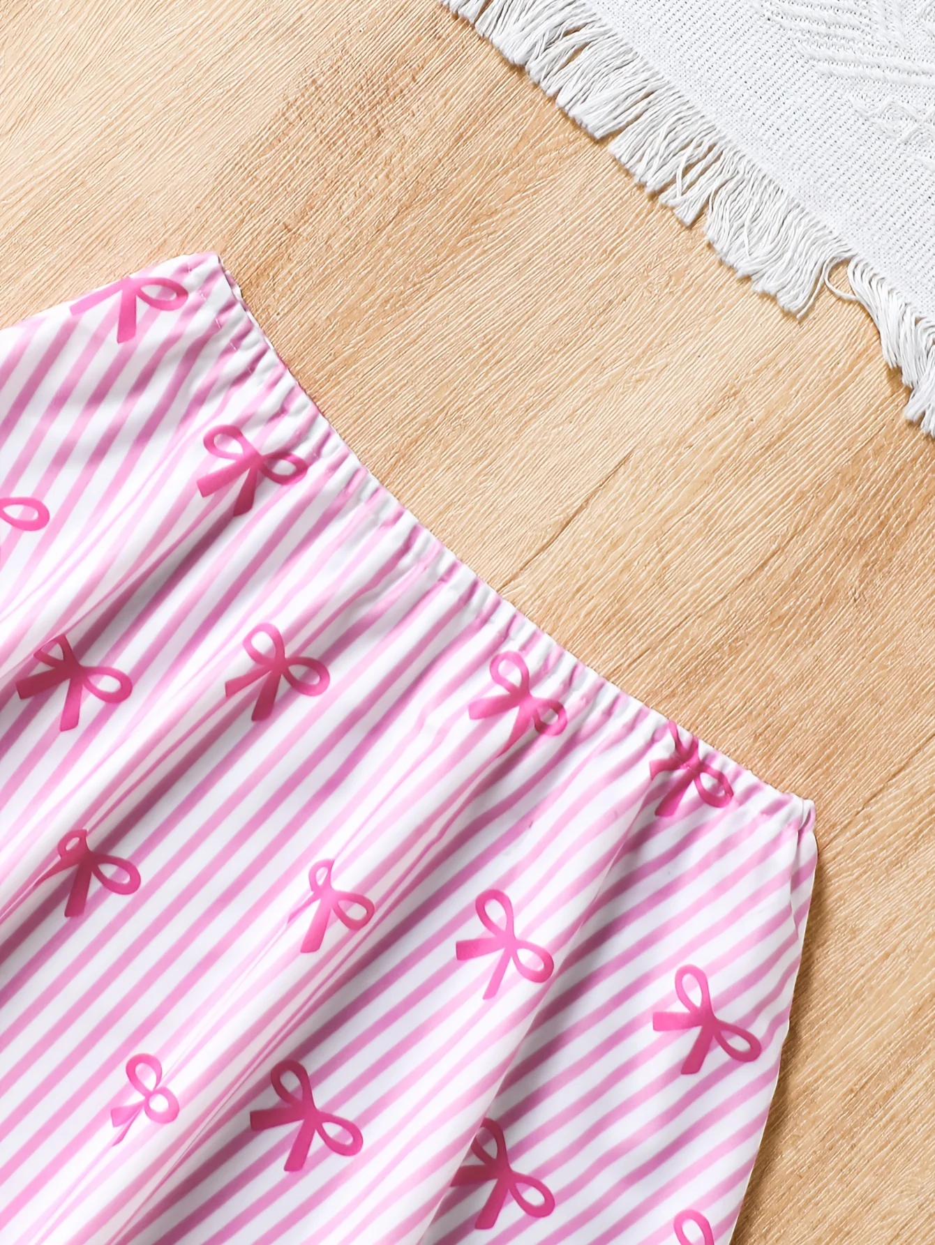 Girls' Summer Swimwear Set: Pink Bow and Striped Print Strapless One-Piece Swimsuit and Short Skirt Two-Piece Set Suitable for Girls Aged 8-12, Versatile Clothing for Beach and Pool S7282ca5ebdf94361941e09b643172785w