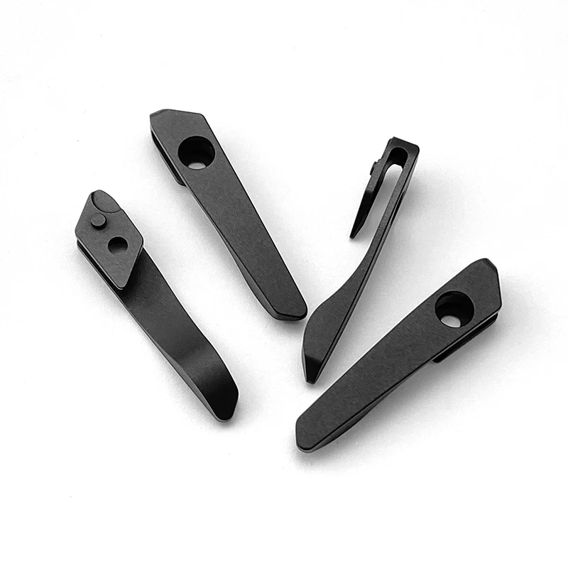 Clipe de bolso de titânio para STRIDER SNG/SMF - usinado com precisão