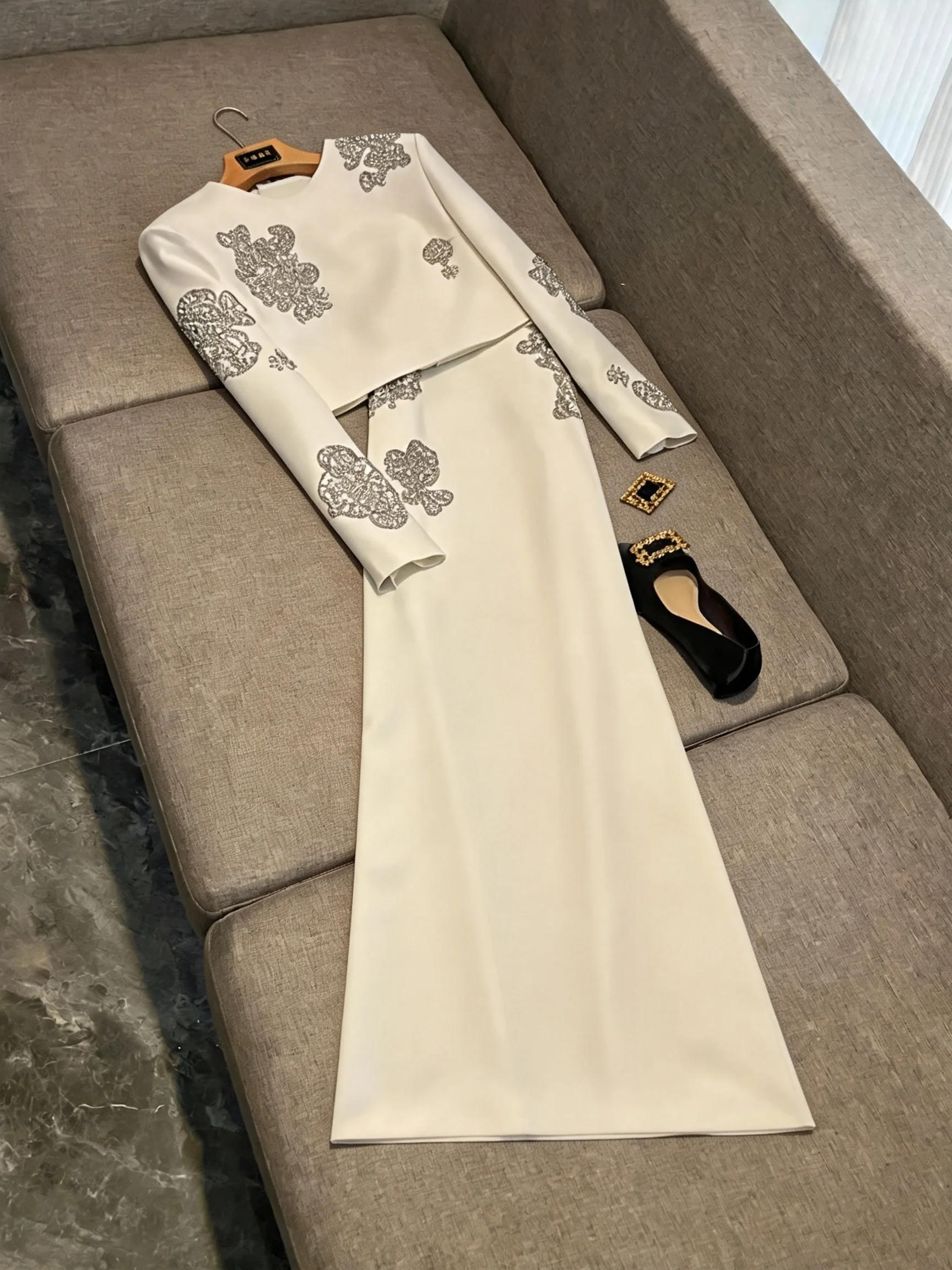  Short round Neck Half Skirt Set Women's Fashion Two-Piece Suit Heavy Embellished Diamond Long Sleeve Commute Style