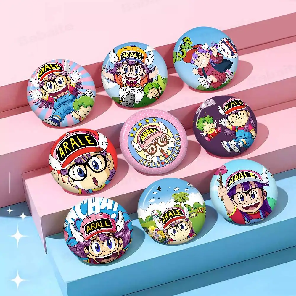 Broche de hojalata hecho a mano de 58 mm con diseño de personaje de anime Dr. Slump, ideal para mochilas, ropa y como adorno de pecho, regalos.