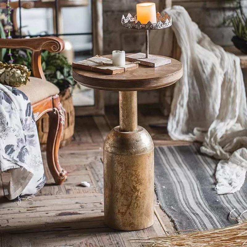 Franse stijl ronde vintage bank bijzettafel creatieve woonkamer massief houten kleine salontafel met ijzeren voet voor thuis