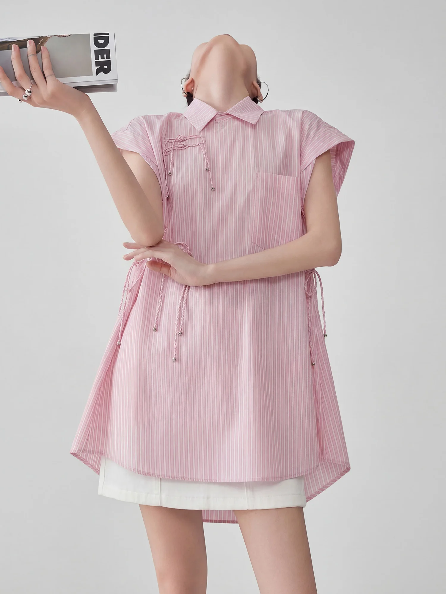 

Новая женская рубашка в китайском стиле, свободного кроя, в полоску, с коротким рукавом, с декоративными пуговицами, розовая, летняя коллекция 2026, из полиэфирного волокна