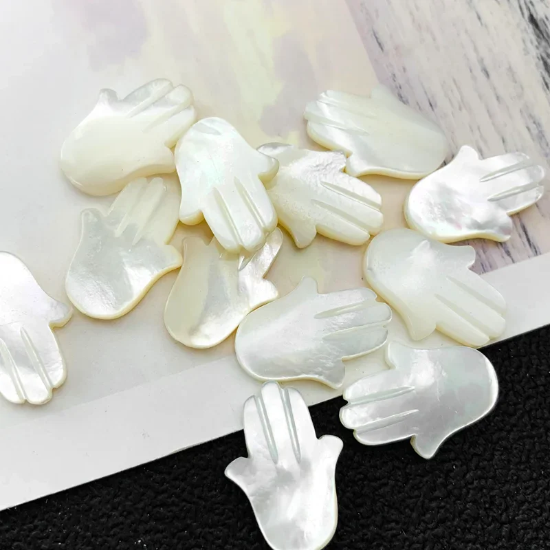 

2pc Natural Shell Pendant 20x13mm Fatima Hand Shape Mother of Pearl Charms for Jewelry Making DIY Necklaces Earrings Accessories