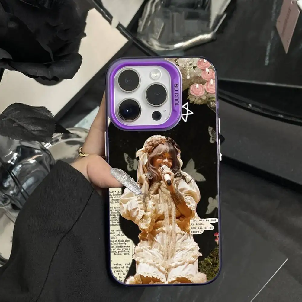 حافظة هاتف لطيفة M-Melanie M-Martinez لهاتف iPhone 16,15,14,17,13,12,11,XS,Mini,Pro,SE,MAX غطاء سيليكون أرجواني غير لامع