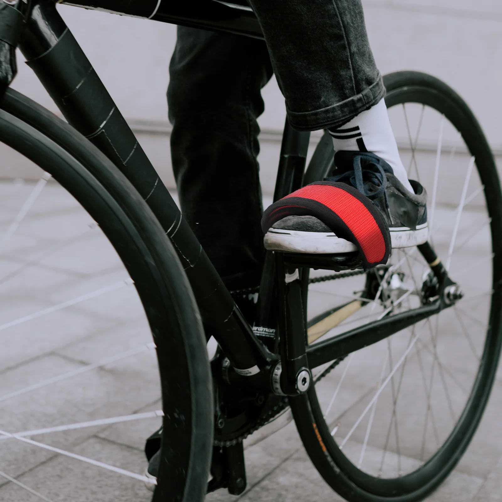 

1Pair Wear-Resistant Adjustable Bike Pedal Straps Durable Cycling Footrest Strap Bicycles Accessories Toe Sticky Straps