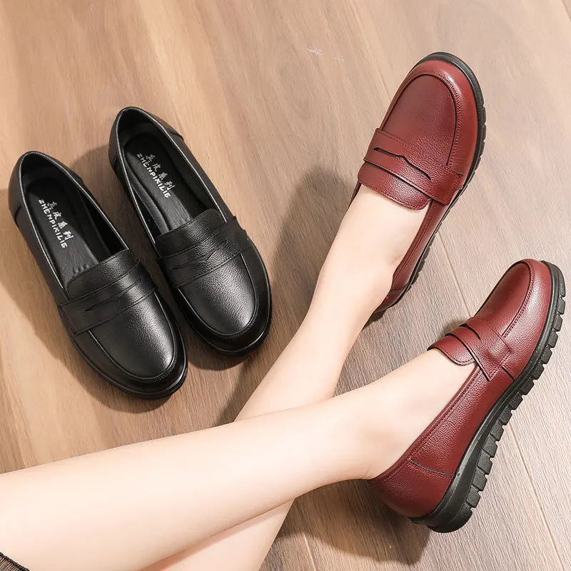 High Quality Spring Autumn Moccasins Genuine Leather Casual Flats Shoes Women Loafers Slip On Breathable Shoes Mother Shoes