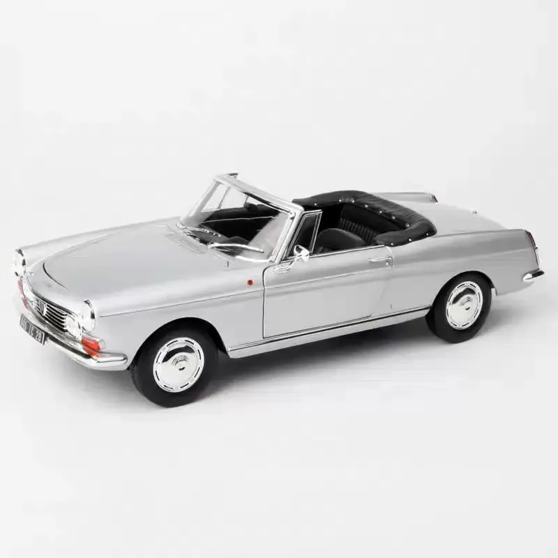 

1/18 Scale 404 Convertible 1967 Alloy Car Model Collection Ornaments