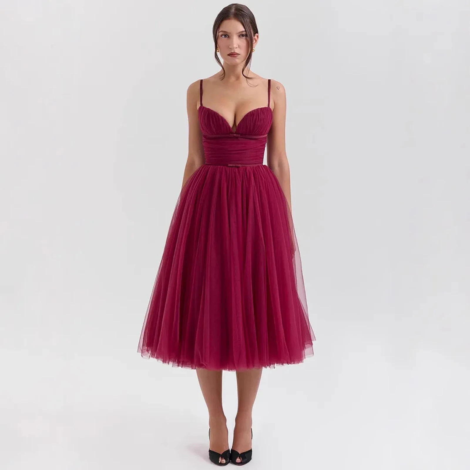 

Burgundy Tulle Evening Dress Spaghetti Strap Sweetheart Neck Party Dress A-line Mid length Cocktail Dress Wedding Guest Dress