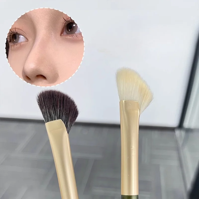 1pc Professional Angled Contour Brush - Precise Nose Sculpting, Highlighting & Blending Brush for Makeup, Powder, Concealer