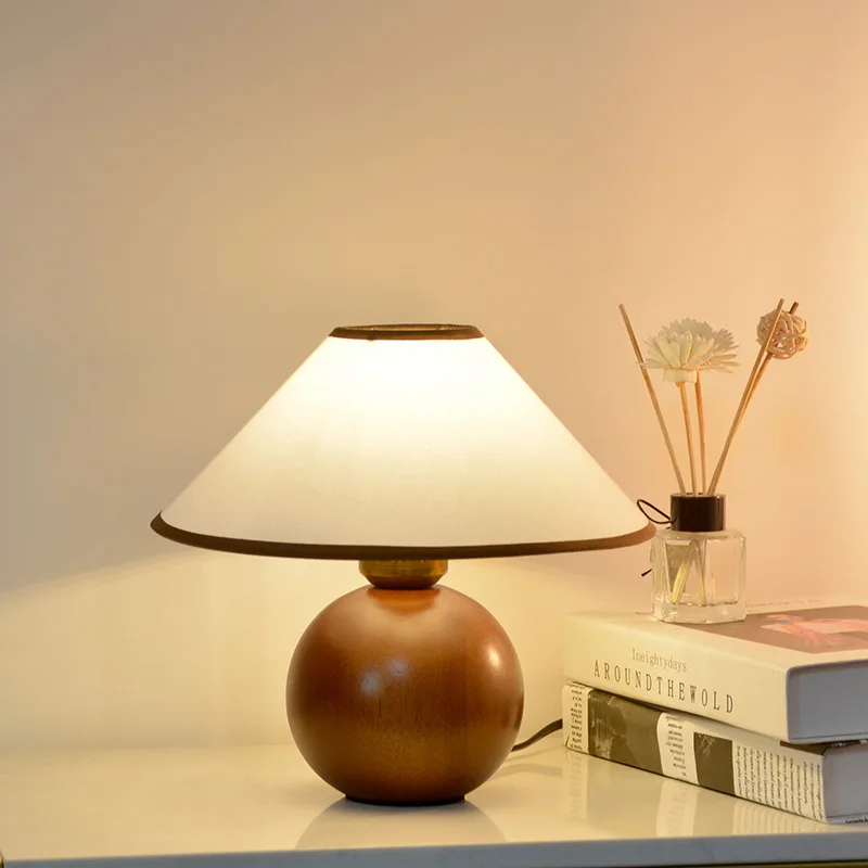 JOYLOVE Lampu Meja Kayu Solid Lampu Gaya Amerika Lampu Meja Samping Tempat Tidur Belajar Kamar Tidur Cafe Antik Dekorasi Lampu Led