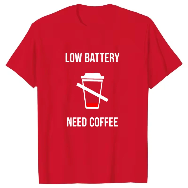 T-Shirt mit Aufdruck „Niedriger Batteriestand: Kaffee braucht“ – Lustiges Unisex-Freizeitshirt mit Rundhalsausschnitt für Damen und Herren, Sommerliches, cooles, lockeres Kurzarm-Oberteil – Detail 10