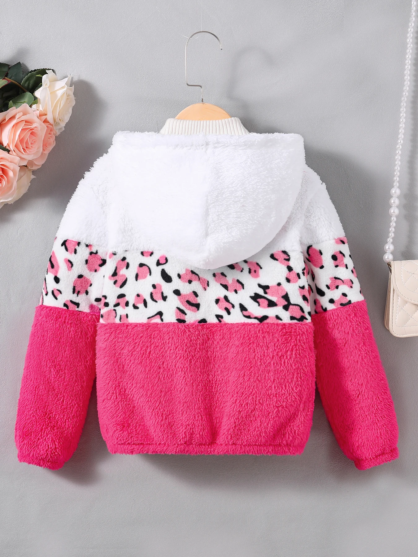 Girls\' winter coral fleece leopard print color-blocked hooded jacket. Winter casual jacket.