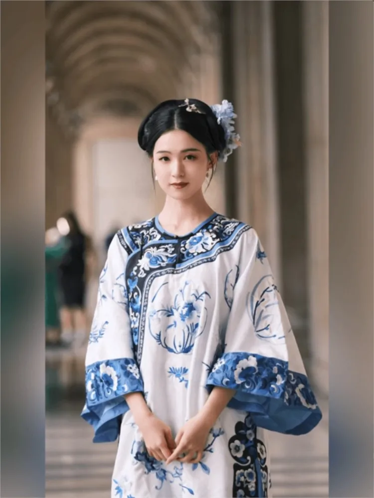 

New Chinese-style flag-bearer clothing evening Hanfu women's embroidered dress and skirt set