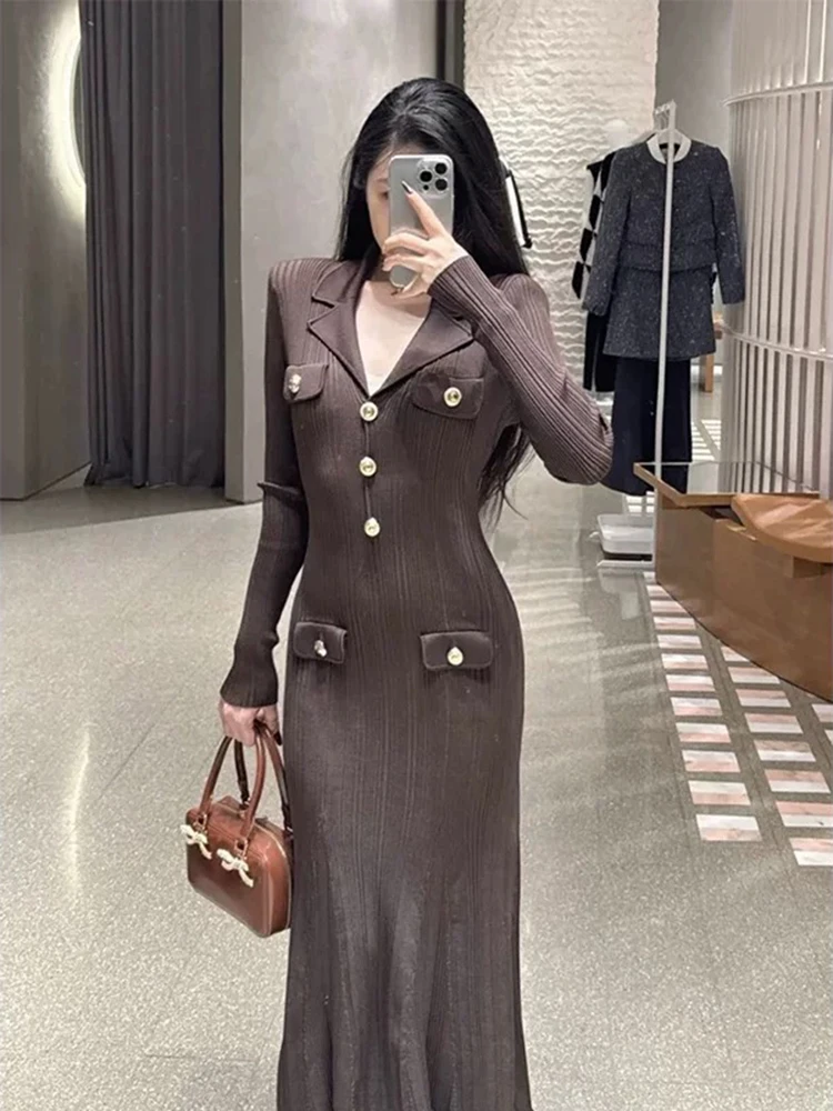 Stretch Slim knit dress temperament elegant metal buttons decorated V-neck long-sleeved women\'s dresses 2025 spring new