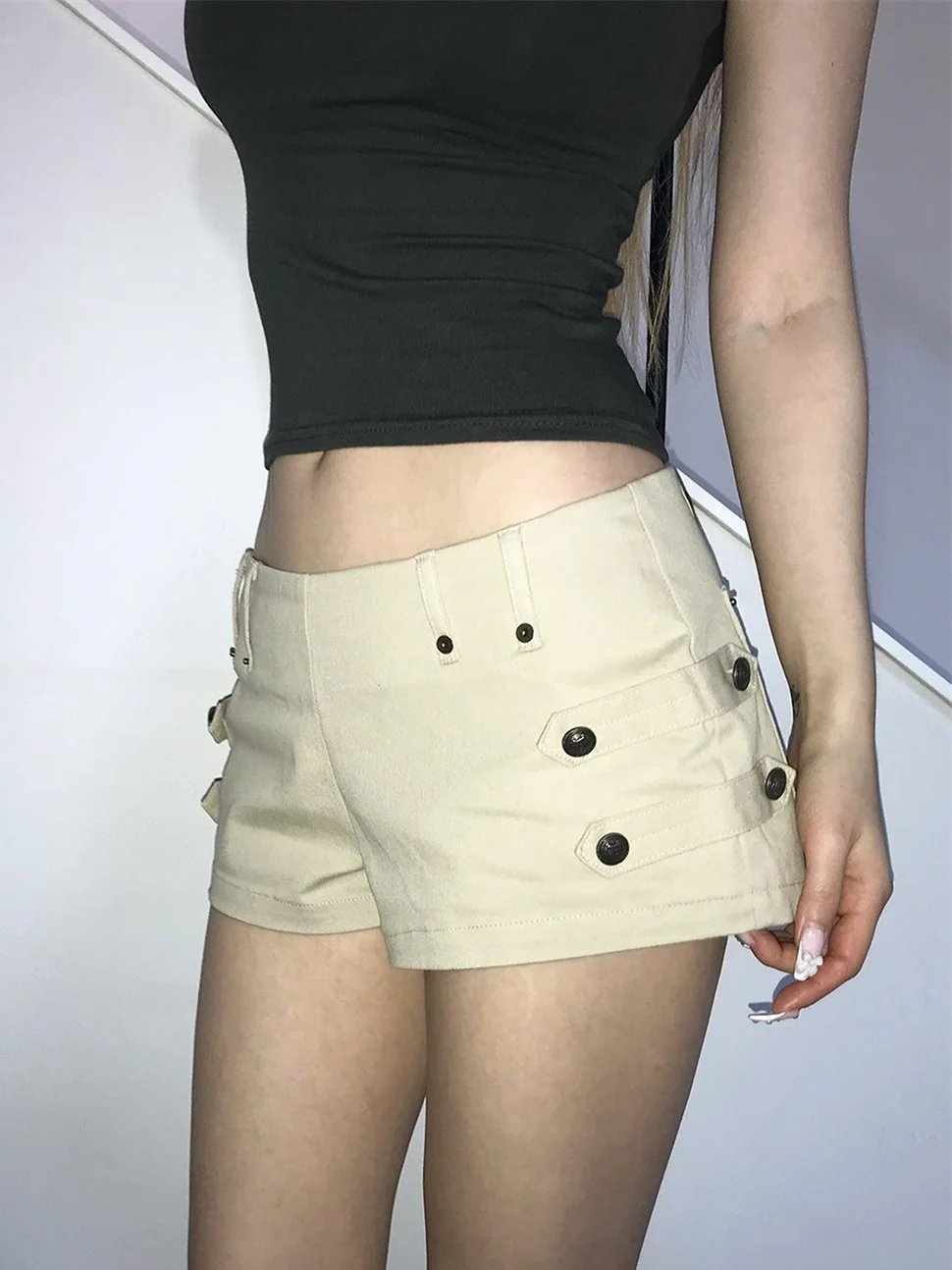 Low Waist Side Button Decorative Short Pants Korean Style Street Fashion Slimming Retro Summer Shorts for Trendy Women
