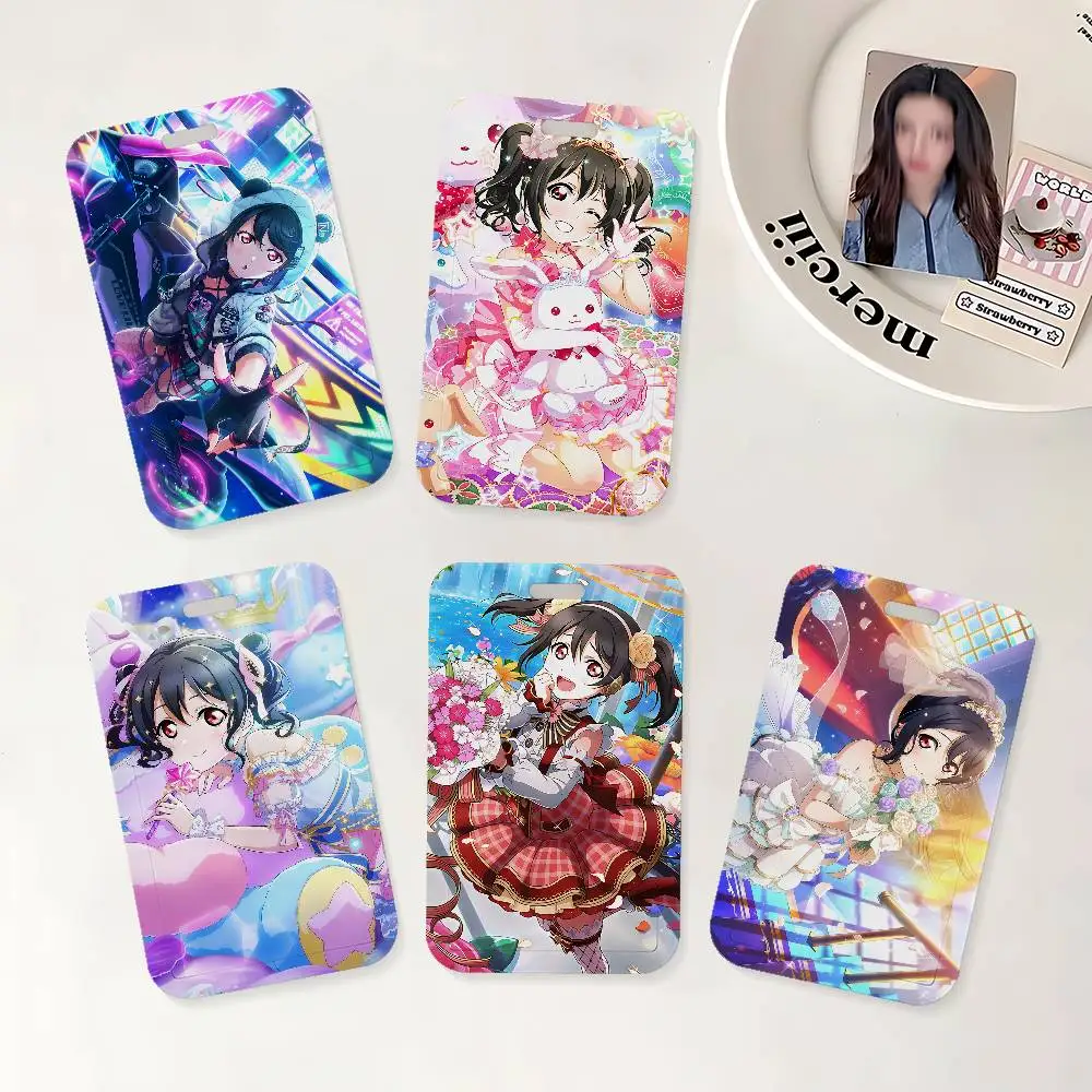 Cartoon Nico Yazawa Niedlicher Ausweishalter mit Umhängeband für Büro, Schule, Namenskarten, Ausweishülle