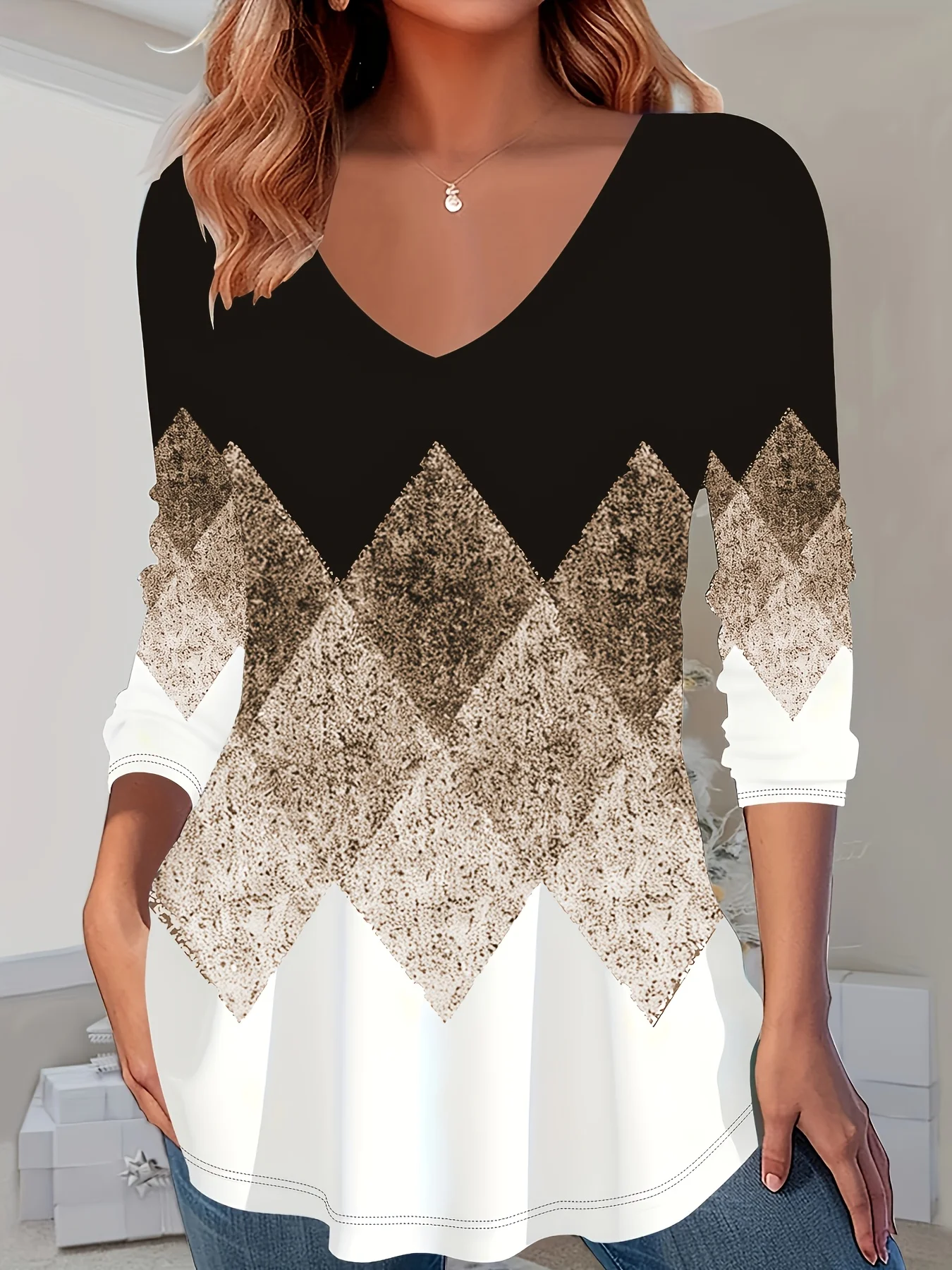 Stilvoller Damen-Pullover in Übergröße mit V-Ausschnitt und elegantem geometrischem Muster für den Alltag – Detail 10