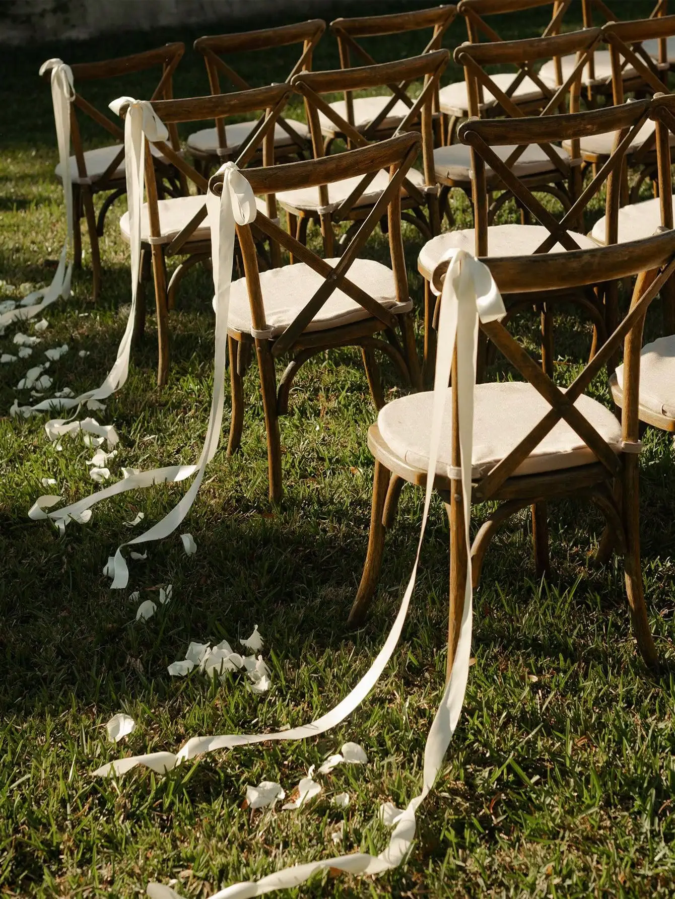 Satin Weeding Chair Bows with Long Tails 43.3In Aisle Chair Sashes Draping Ribbons Bows Wedding Bridal Shower Events Paty Decor