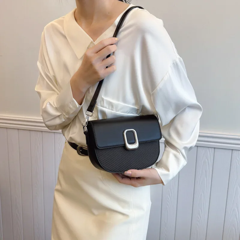 

2025 new simple high-end niche versatile single shoulder messenger women's bag solid color cowhide