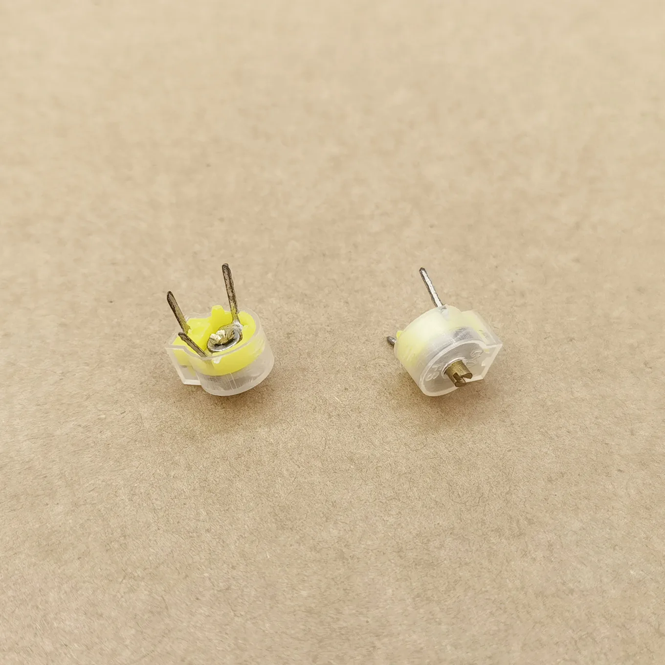 Original new 100% CYM1 thin film fine tuning capacitor variable capacitor 3~18pf tunable capacitor film dielectric capacitor