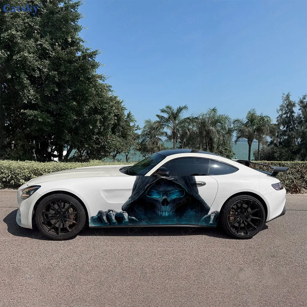 2 autocollants de voiture en PVC autocollants, motif crâne de la mort avec yeux bleus lumineux, imperméables et résistants aux rayures, accessoire de voiture