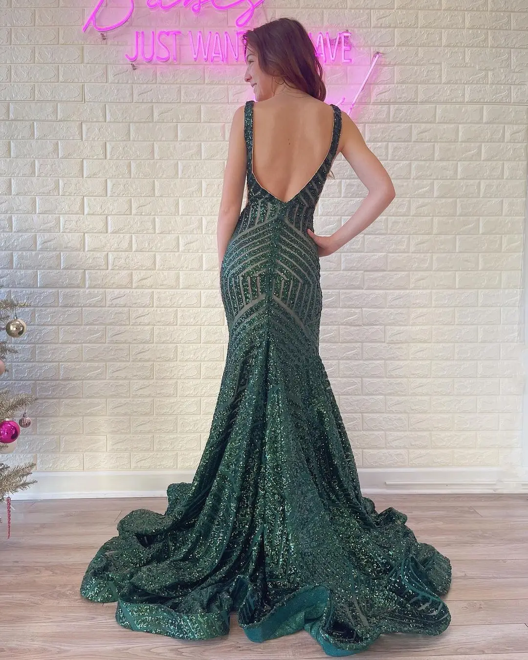 Sequins Sleeveless Mermaid Cocktail Dresses With Pattern Double V-neck Backless Ruched Floor-Length Women's Evening Gowns 2024