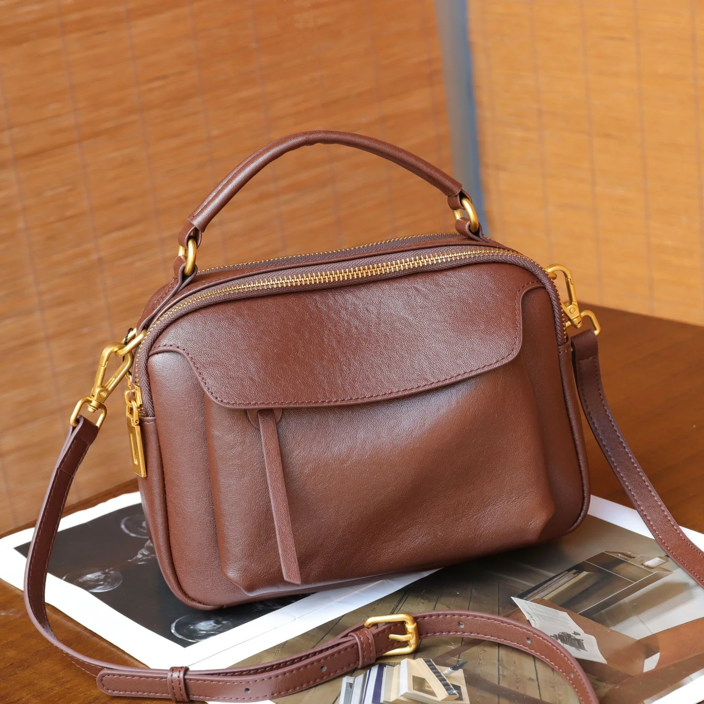 

Simplified Leather Women's Handbag for Commuting Compact Cube Shape Large Capacity Single Shoulder High-End Versatile Luxury Tot